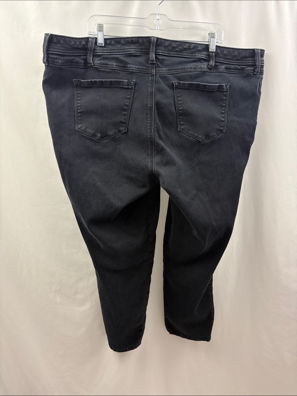 Torrid Women's Luxe Skinny Jeans Sateen Stretch Black Size 24R Plus - Picture 6 of 7